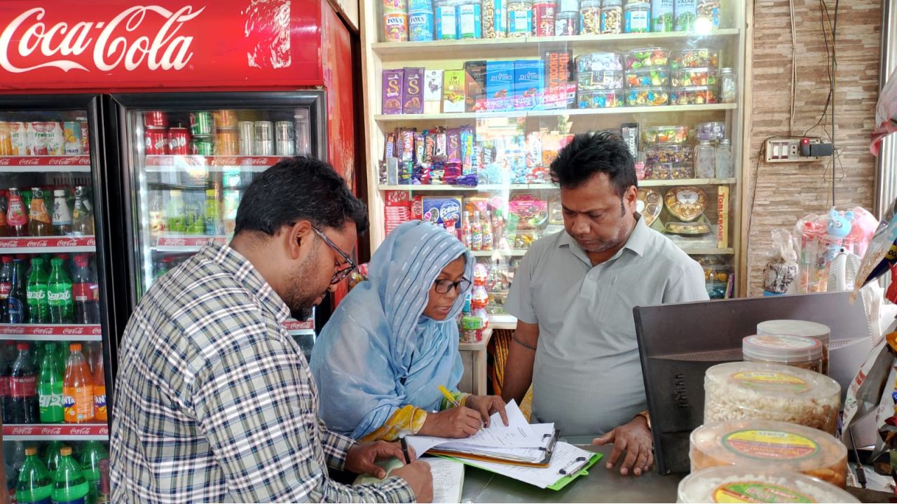 কুমিল্লায় ‘৯৯ টাকায় আনলিমিটেড ফুচকা’র নামে প্রতারণা